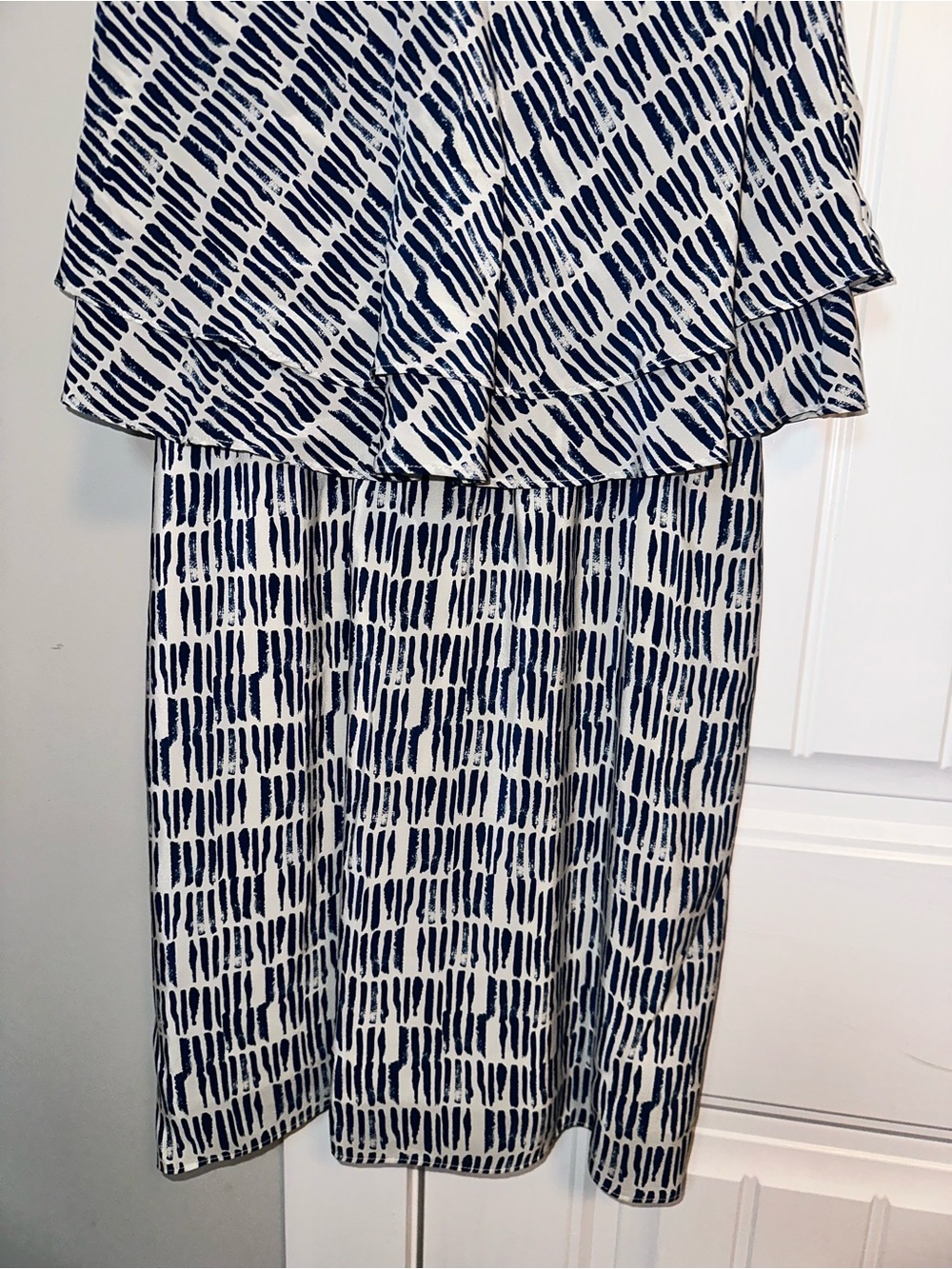 Amanda Uprichard 100% Silk Size Small Navy and White Printed Layered Dress - Picture 5 of 11